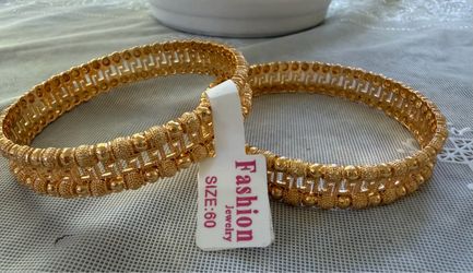 Fashion Jewelry: 2- Bangles