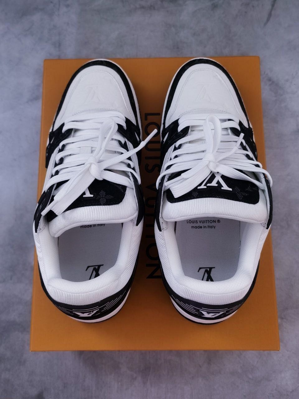 Louis Vuitton Trainer Black White Denim Monogram Embossed Leather Sneakers  LV8 US9-9.5 for Sale in Diamond Bar, CA - OfferUp