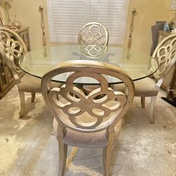 $850 Beautiful, Elegant Glass Dining Room Set With 6 Large Chairs
