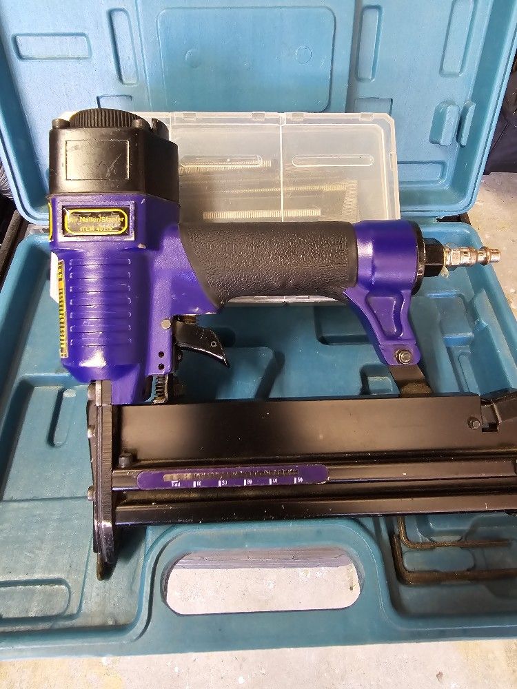 18 Gauge 2-in-1 Air Nailer/Stapler