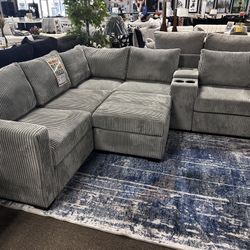 Lovely Sectional W/ottoman! $899 🏠🛋️🚨