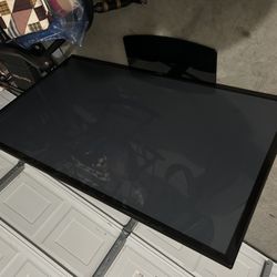 Samsung TV 60in With Floor Stand And Wall Mount