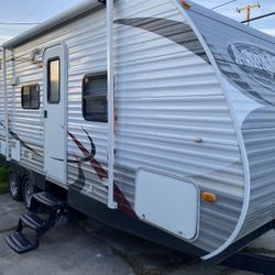 2014 DUTCHMEN TRAVEL TRAILER WITH SLIDE OUT 26-FOOT LONG