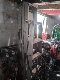 2 6ft Ladders For 50