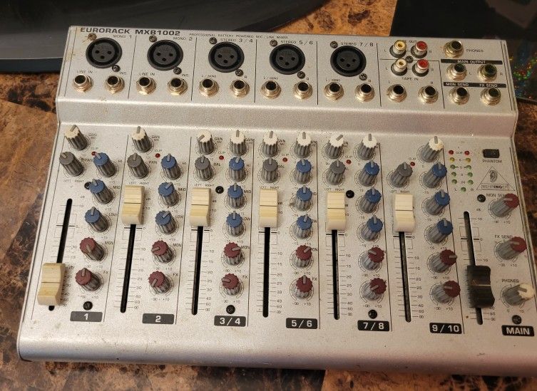 Behriger Eurorack MXB1002 AUDIO MIXER!!!!