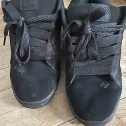 DC Court Graffik Size 10 Used 