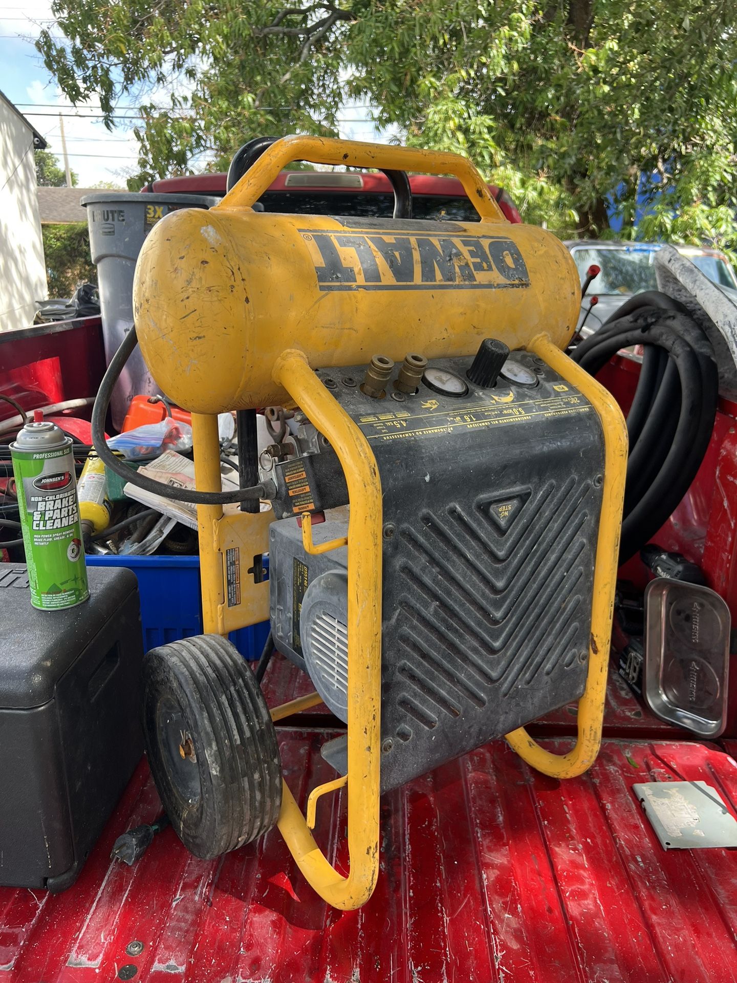 Dewalt portable air compressor 250 psi