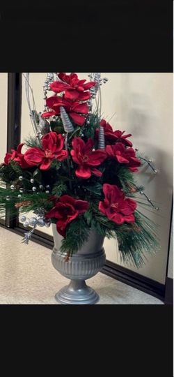 CA. 40” TALL CHRISTMAS DECORATION. POINSETTIA.