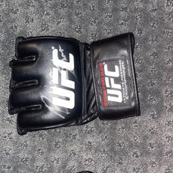 Signed UFC gloves 