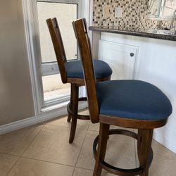 Bar Stools In Good Condition 