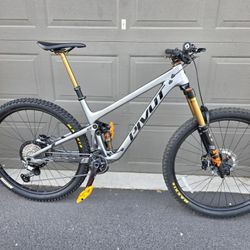 Pivot Trail 429