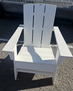 Emma + Oliver Outdoor White All-Weather Poly Resin Wood Adirondack Chair 
