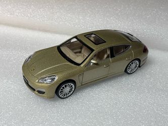 Porsche Panamera S 1/32 Scale MSZ with Lights and Sounds