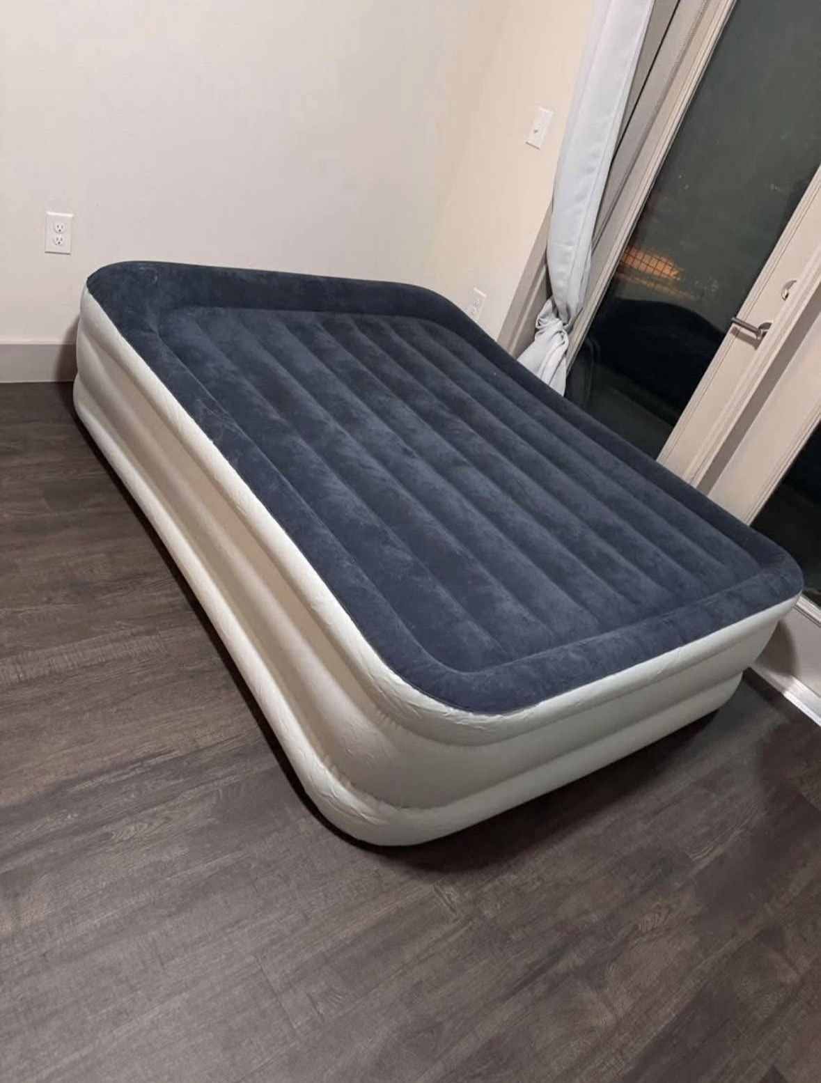 Air mattress Queen Size
