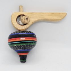 
SPINNING TOP CHURUMBELA TROMPO MEXICAN CLASSIC WOODEN TOY Spin String Game Hand

Handpainted classic spinning top  toy

Excellent Pre-owned condition