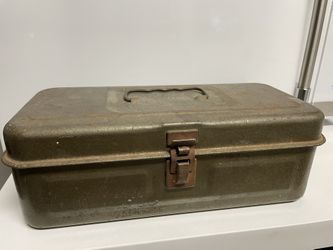Vintage/antique/retro Mini “parts” Toolbox From The 40’s-50’s In Olive Drab
