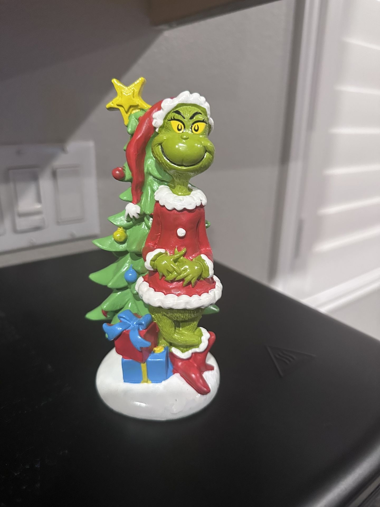 Grinch Small Shelf Decor