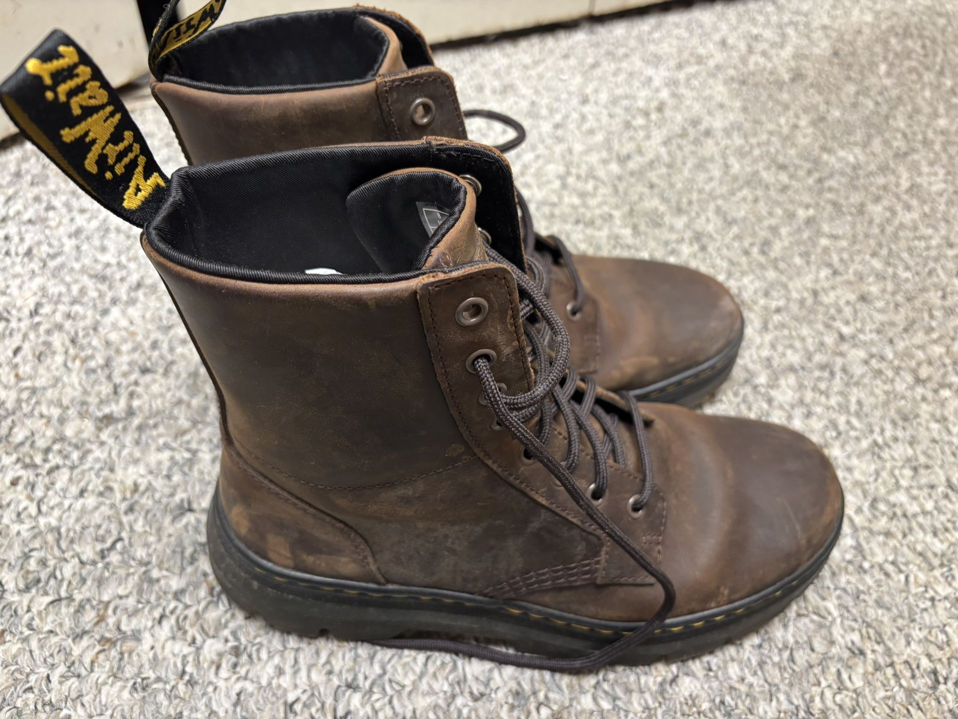 Dr Martens combs leather boots men size 9