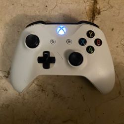 White Xbox Controller For Xbox One, One S, Series S, Series X