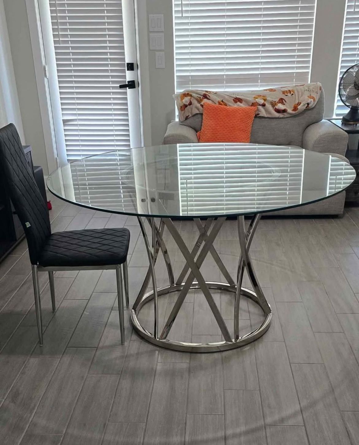 Round Glass Dining Table