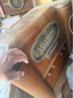 Vintage pre-war RCA Victor 19K Console Radio