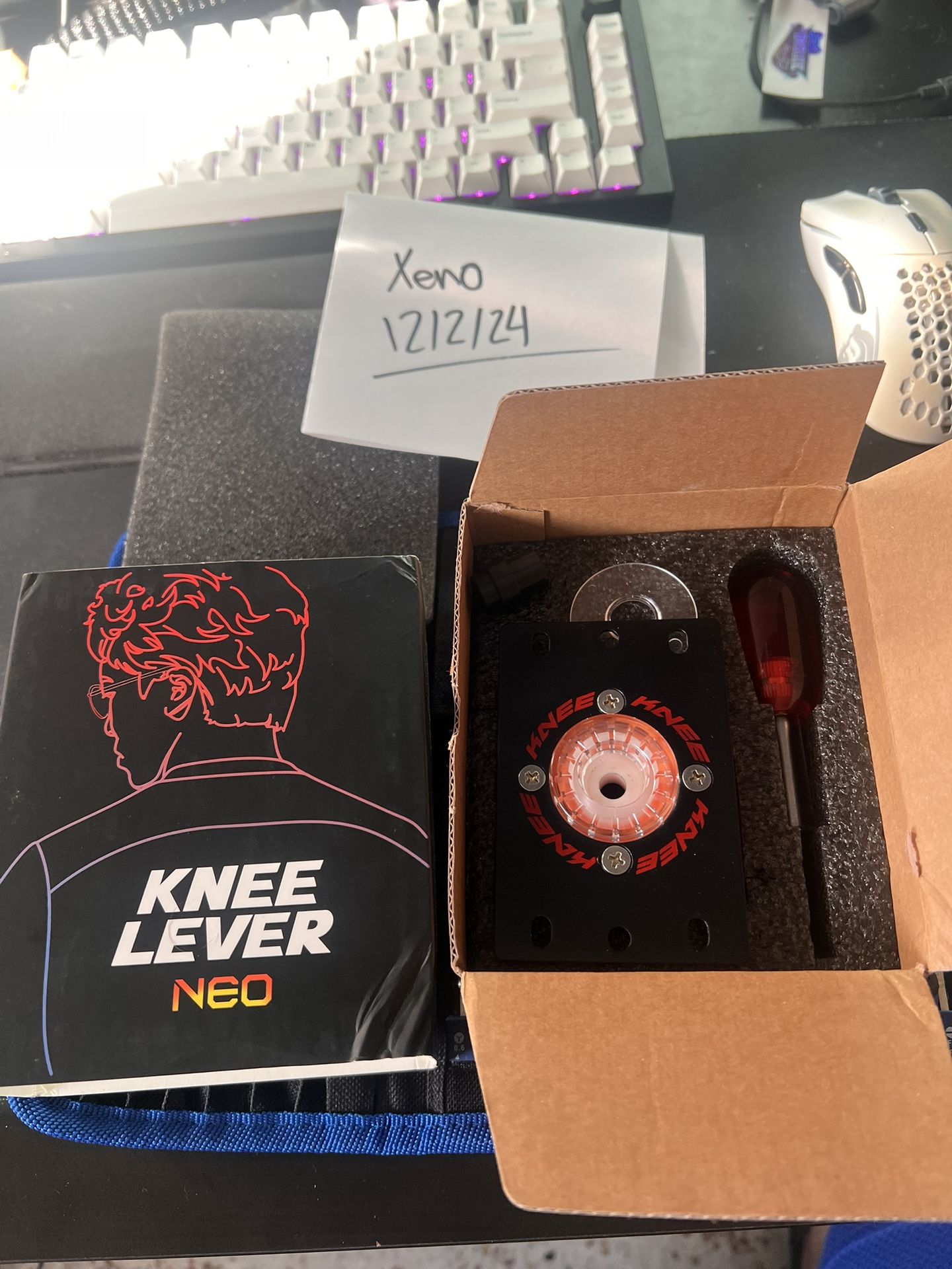 Knee Neo Lever
