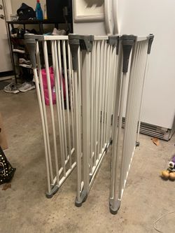 Baby Safety Play Yard / Adjustable Safety Gate