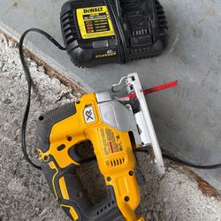 Dewalt Jig Saw 4ah Battery 6amp Charger