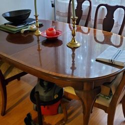 Vintage Queen Anne style dining table mahogany finish