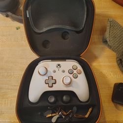 PowerA fusion controller for Xbox one with case