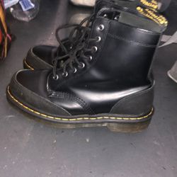 Dr Martens 1460 Size  USL 8 /USM 7/ UK6/EU 39