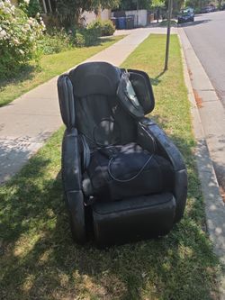 Massage chair works perfectly 21$
