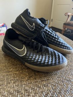 Nike Futsal Shoes Size 8