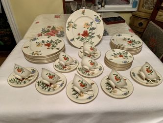Dinner set 40 pieces.