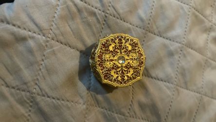 vintage-style gold-tone metal trinket