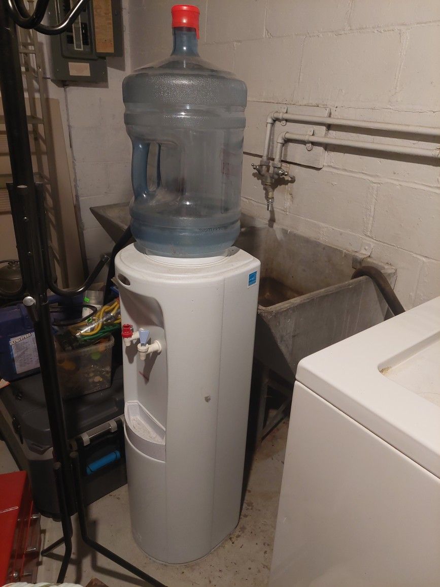 Water dispenser. Hot and Cold Work