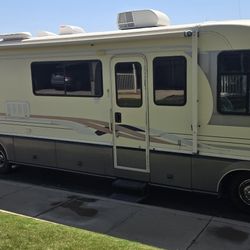 Fleetwood Pace Arrow Motorhome