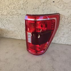 21-23 Ford F-150 OEM Rigth Passenger's Side Tail Light 