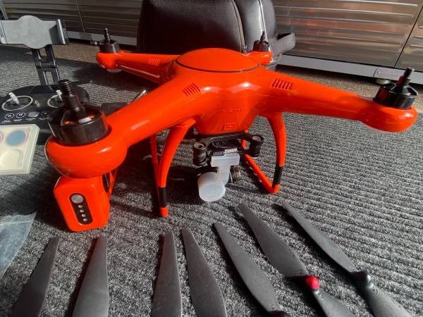 Autel X Star PREMIUM 4K drone UAV with Backpack 12 Props 