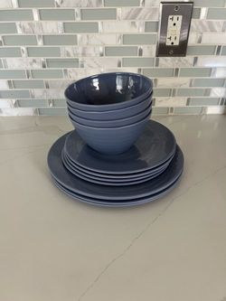 Gibson Home 12 Piece Round Melamine Dinnerware Set in Assorted Blue