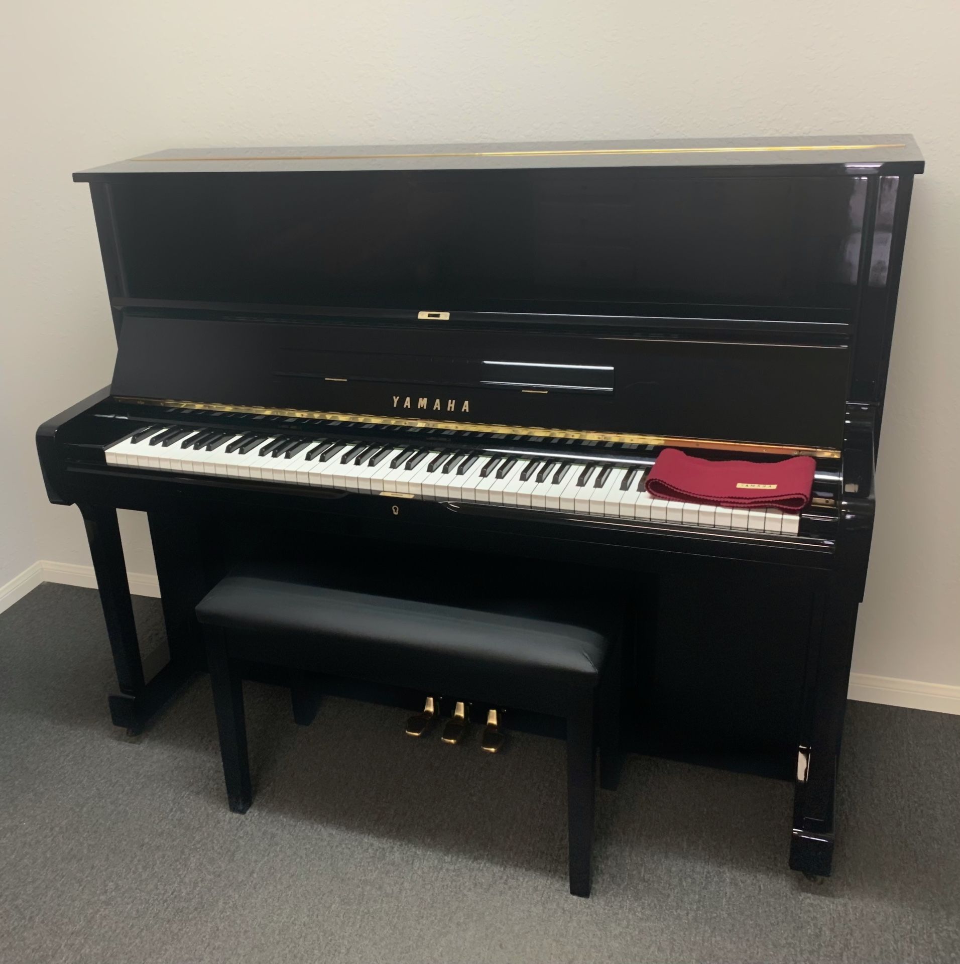 Yamaha U1 Upright Piano made in Japan / will Deliver