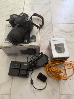Canon 80d with lens and accessories