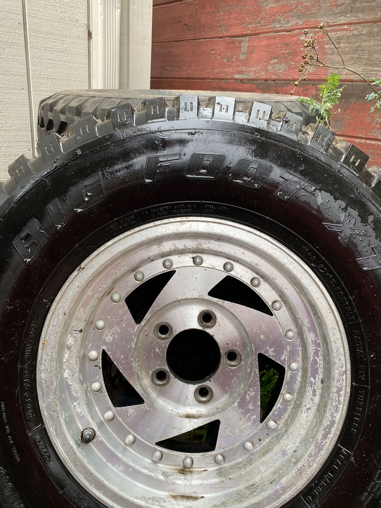 Llantas Big Foot Xt Con Rines Para Una Toyota 22r 87
