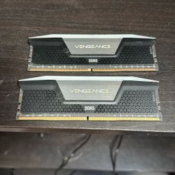 CORSAIR - VENGEANCE RGB DDR5 128GB Open Box (NEW/NEVER USED)