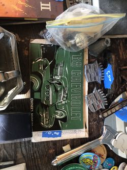 Garage sale lots of vintage stuff