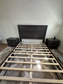 🛏️ Queen Bed Frame + 2 Nightstands