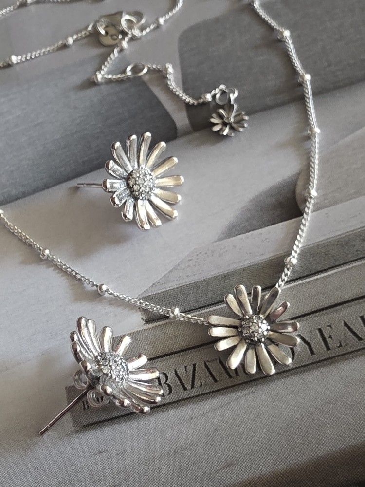 Pandora Daisy Necklace Earring Set