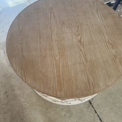 Coffee Table/ Living Room 