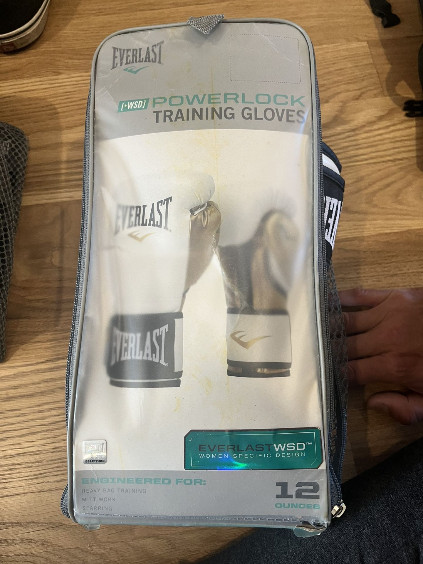 Everlast power lock Training Gloves With Punch Mitts