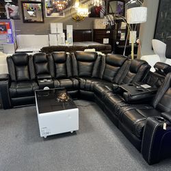 Power Recliner Sectional 